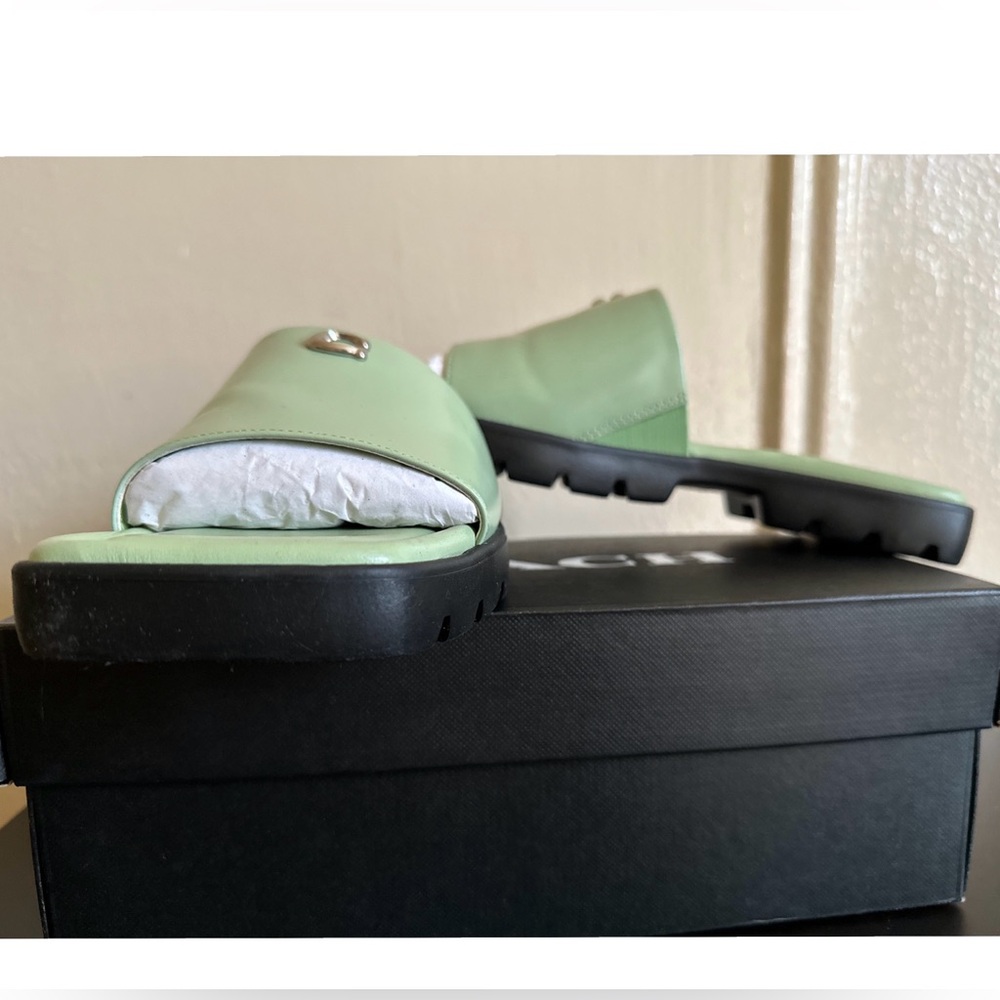 SHOES-SANDALS - Picture 3 of 7